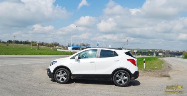 Opel Mokka – бодрящий кроссовер: тест-драйв